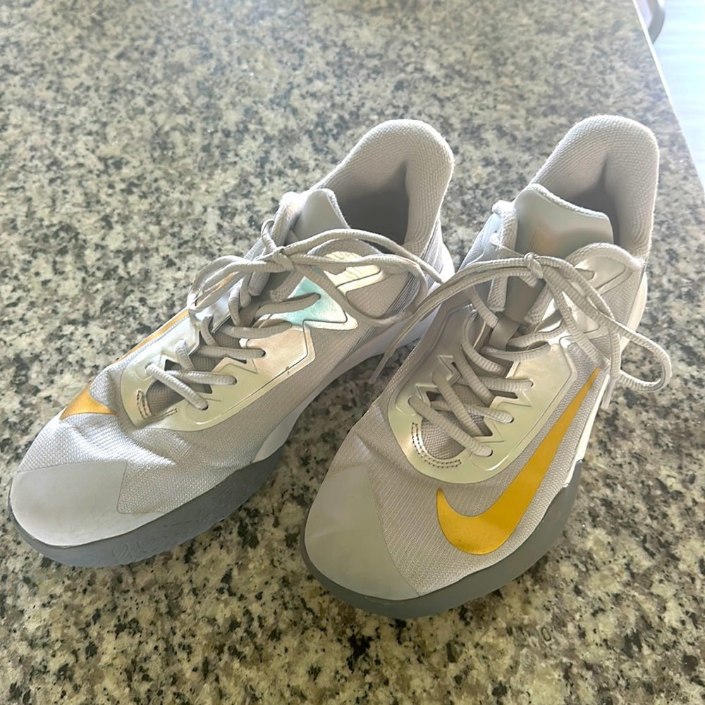 Nike Athletic Shoes Gray and Gold